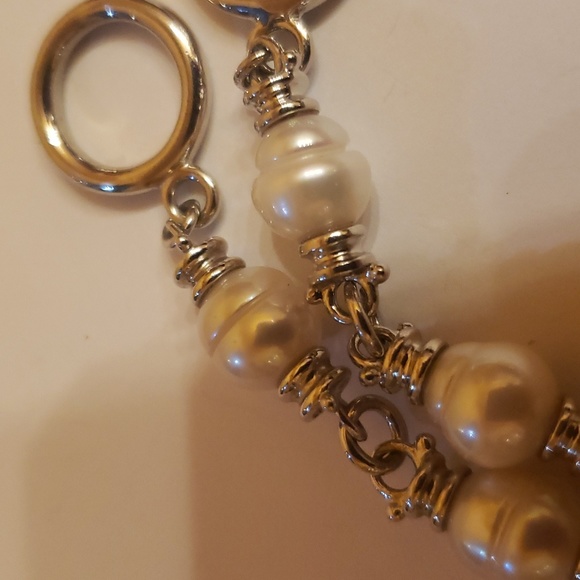 Dual Pearl and Silver Bracelets - Picture 4 of 6